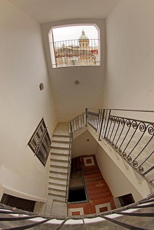La Terrazza Sul Centro Bed & Breakfast Palermo Dış mekan fotoğraf